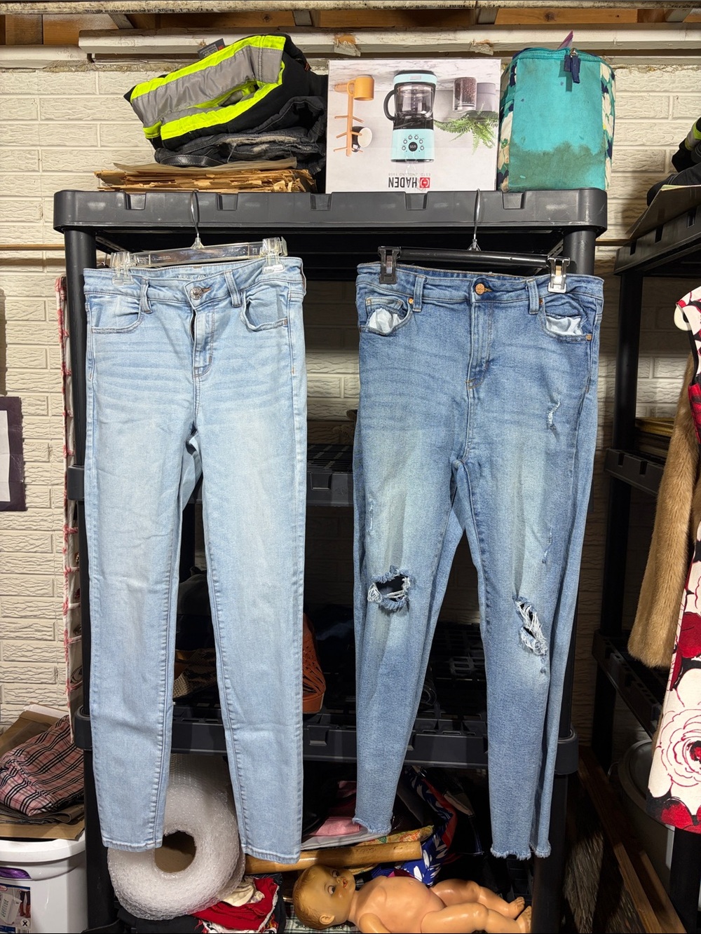 Kendall & Kylie Women's Light Blue jeans with American eagle jeans